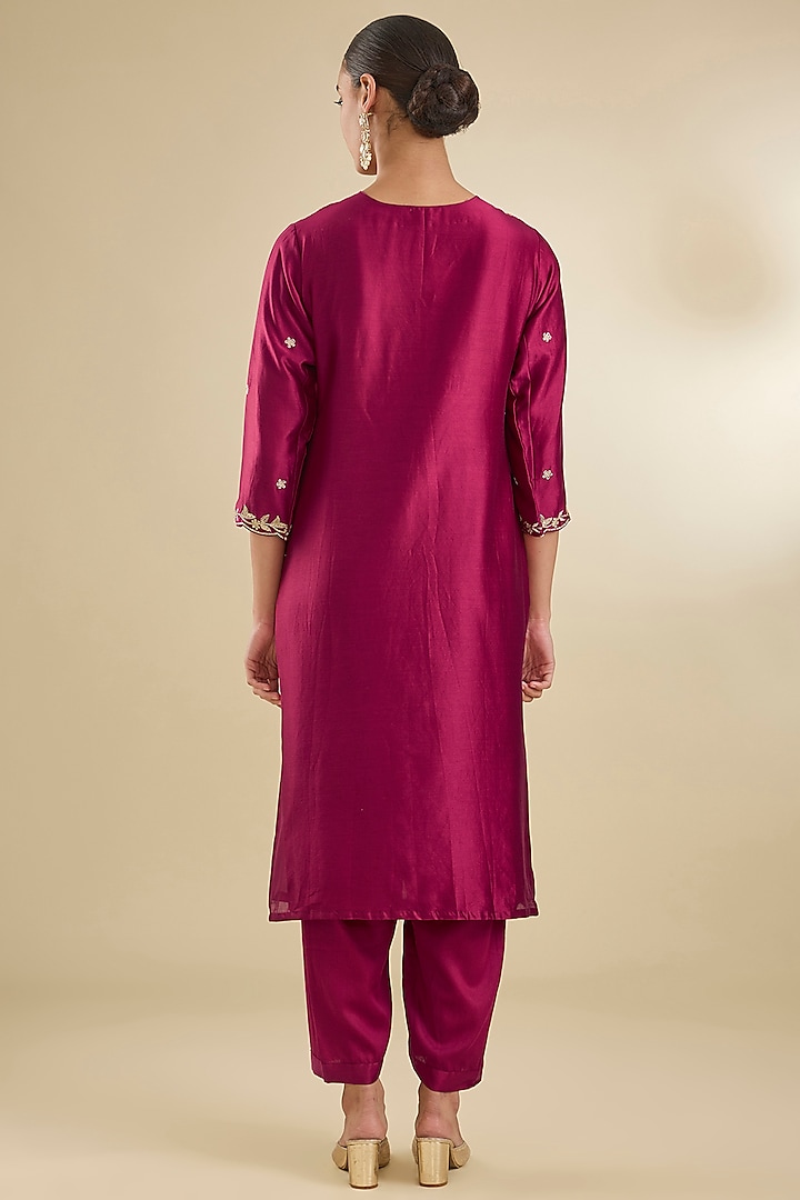 Maroon Chanderi Silk Dabka & Zari Embroidered Kurta Set by Baidehi at Pernia's Pop Up Shop