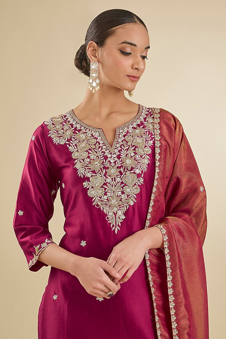 Maroon Chanderi Silk Dabka & Zari Embroidered Kurta Set by Baidehi at Pernia's Pop Up Shop