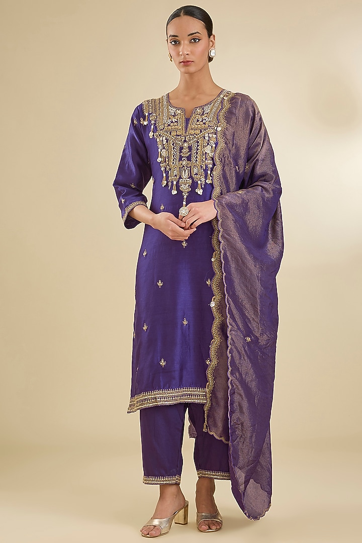 Purple Chanderi Silk Pearl & Zari Embroidered Kurta Set by Baidehi at Pernia's Pop Up Shop
