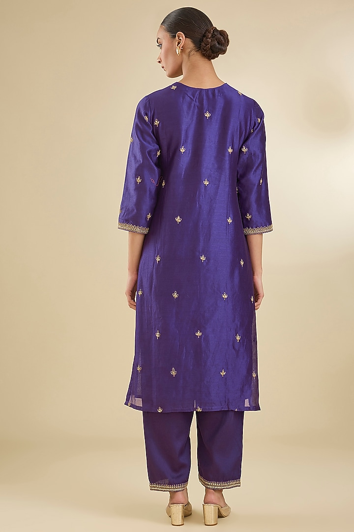 Purple Chanderi Silk Pearl & Zari Embroidered Kurta Set by Baidehi at Pernia's Pop Up Shop
