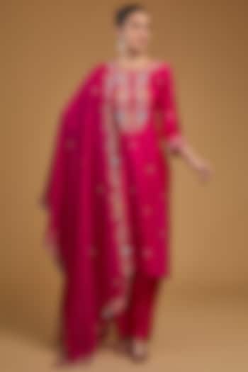 Fuchsia Pink Chanderi Sequins Embroidered Kurta Set by Baidehi at Pernia's Pop Up Shop