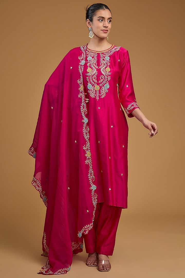 Fuchsia Pink Chanderi Sequins Embroidered Kurta Set by Baidehi at Pernia's Pop Up Shop