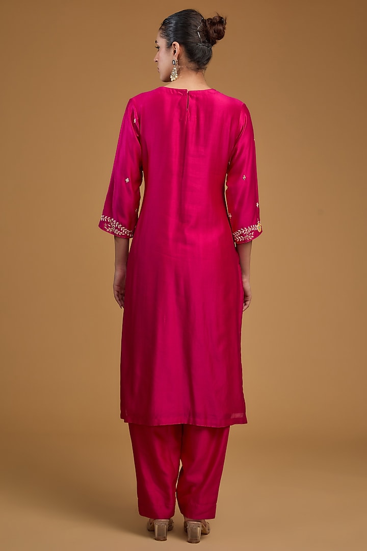 Fuchsia Pink Chanderi Sequins Embroidered Kurta Set by Baidehi at Pernia's Pop Up Shop