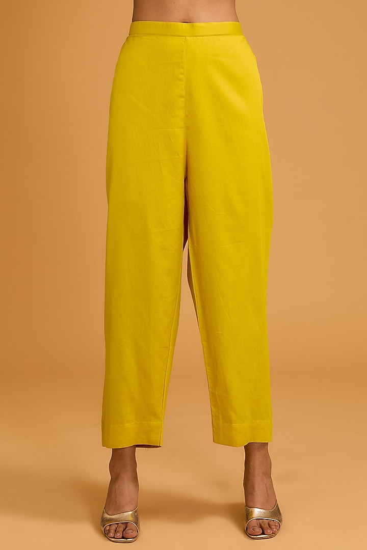 Yellow Dola Silk Zari Embroidered Straight Kurta Set by Baidehi at Pernia's Pop Up Shop