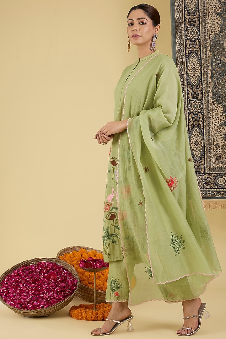 Sage Green Mal Chanderi Floral Embroidered Kurta Set by Baidehi at Pernia's Pop Up Shop