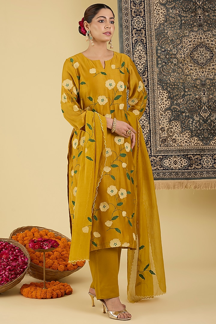 Mustard Pure Chanderi Floral Embroidered Kurta Set by Baidehi at Pernia's Pop Up Shop