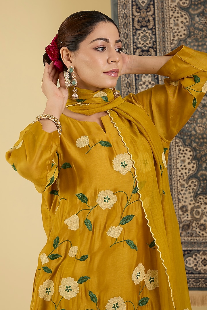 Mustard Pure Chanderi Floral Embroidered Kurta Set by Baidehi at Pernia's Pop Up Shop