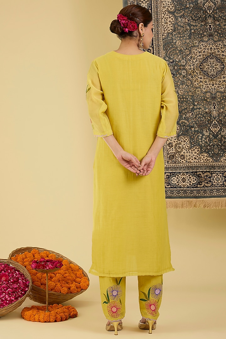 Lemon Yellow Mal Chanderi Floral Embroidered Kurta Set by Baidehi at Pernia's Pop Up Shop