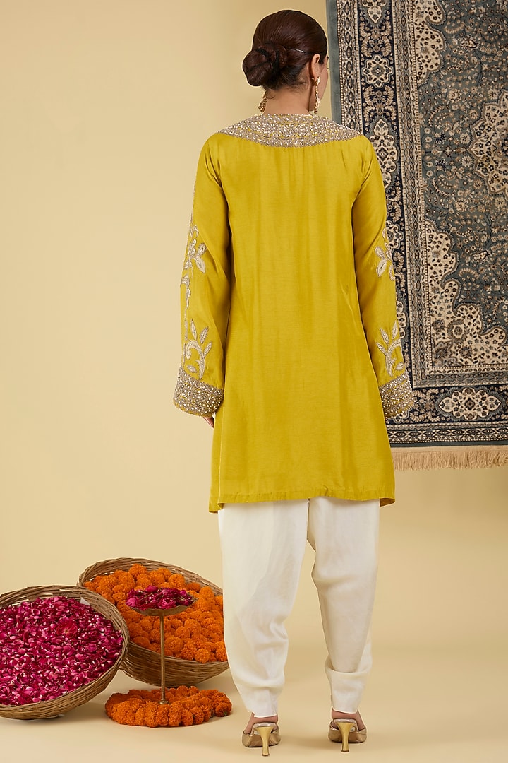 Mustard Yellow Bemberg Silk Embroidered Kurta Set by Baidehi at Pernia's Pop Up Shop