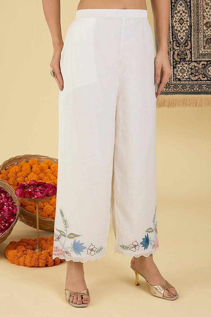 Soft Ivory Mal Chanderi Floral Embroidered Kurta Set by Baidehi at Pernia's Pop Up Shop