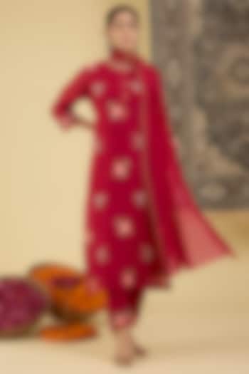 Ruby Red Mal Chanderi Floral Embroidered Kurta Set by Baidehi at Pernia's Pop Up Shop