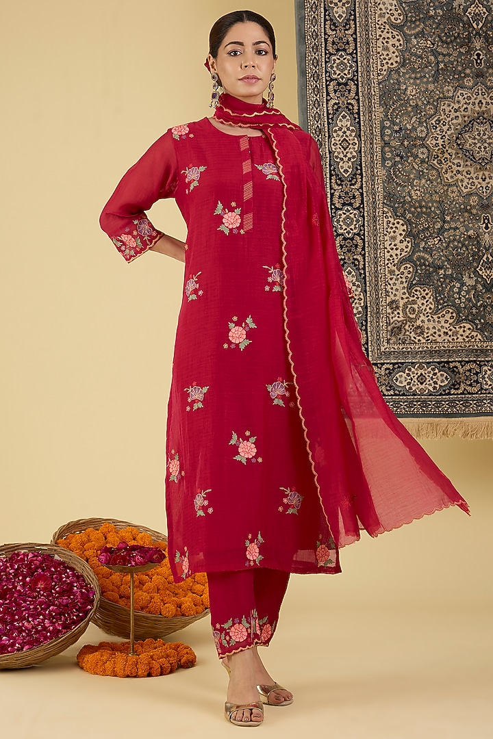 Ruby Red Mal Chanderi Floral Embroidered Kurta Set by Baidehi at Pernia's Pop Up Shop