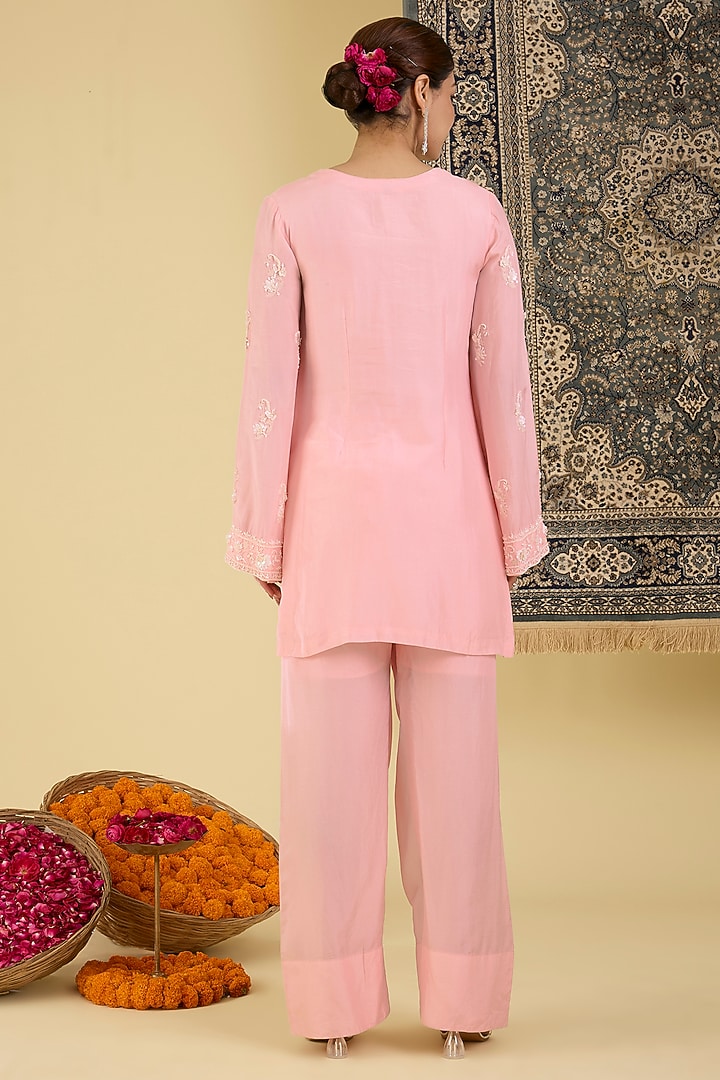 Blush Pink Bemberg Silk Embroidered Kurta Set by Baidehi at Pernia's Pop Up Shop