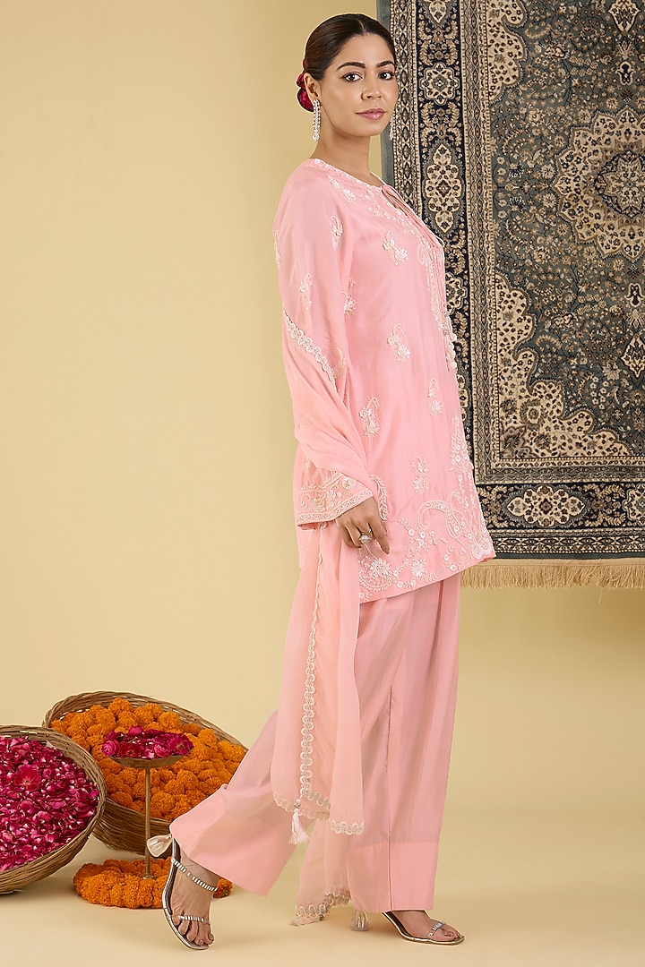 Blush Pink Bemberg Silk Embroidered Kurta Set by Baidehi at Pernia's Pop Up Shop