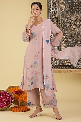 Soft Lilac Mal Chanderi Floral Embroidered Kurta Set by Baidehi