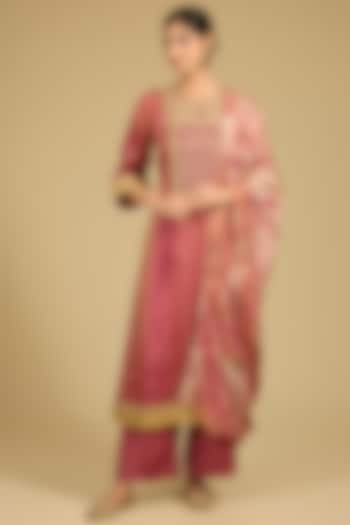 Deep Salmon Pink Shimmer Tissue Zari Work Kurta Set by Baidehi at Pernia's Pop Up Shop