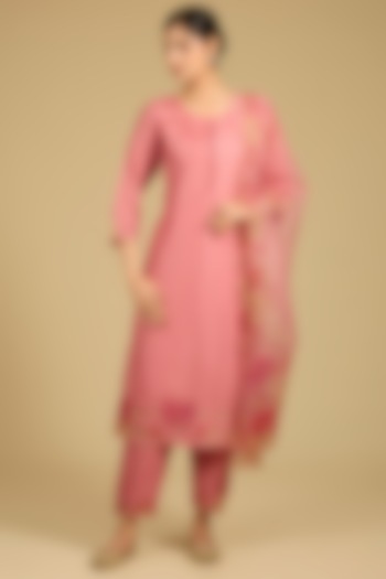 Onion Pink Cotton Chanderi Applique Work Kurta Set by Baidehi at Pernia's Pop Up Shop