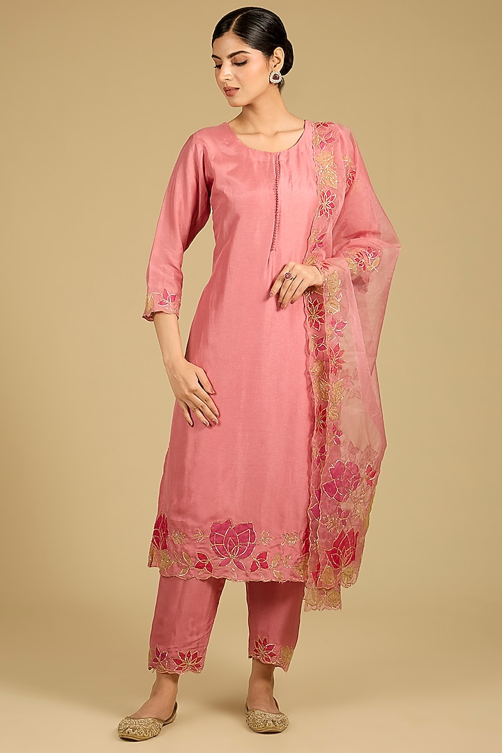 Onion Pink Cotton Chanderi Applique Work Kurta Set by Baidehi at Pernia's Pop Up Shop
