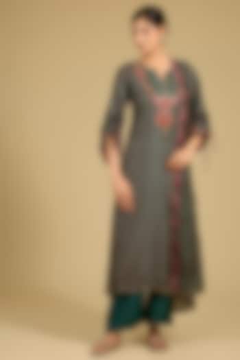 Amazon Green Dola Silk Printed & Bead Work Kurta Set by Baidehi at Pernia's Pop Up Shop