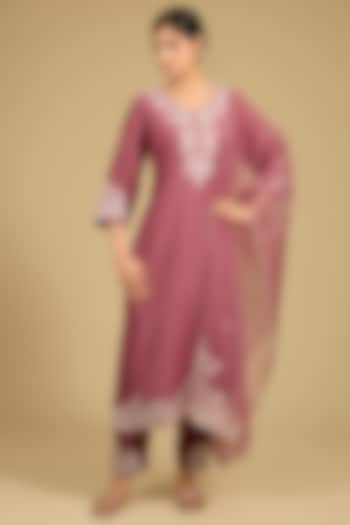 Thulam Pink Cotton Chanderi Thread Embroidered Kurta Set by Baidehi at Pernia's Pop Up Shop