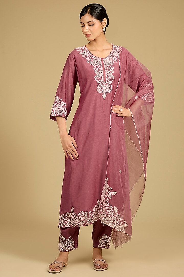 Thulam Pink Cotton Chanderi Thread Embroidered Kurta Set by Baidehi at Pernia's Pop Up Shop