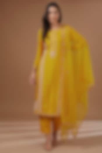Mustard Bemberg Silk Dabka Embroidered Kurta Set by Baidehi at Pernia's Pop Up Shop