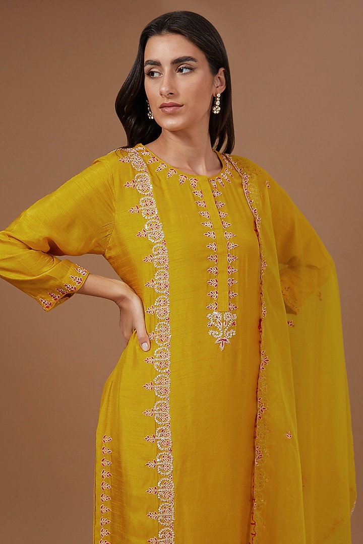 Mustard Bemberg Silk Dabka Embroidered Kurta Set by Baidehi at Pernia's Pop Up Shop