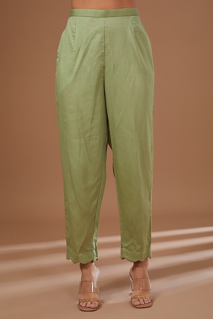 Green Bemberg Silk Dabka Embroidered Kurta Set by Baidehi at Pernia's Pop Up Shop