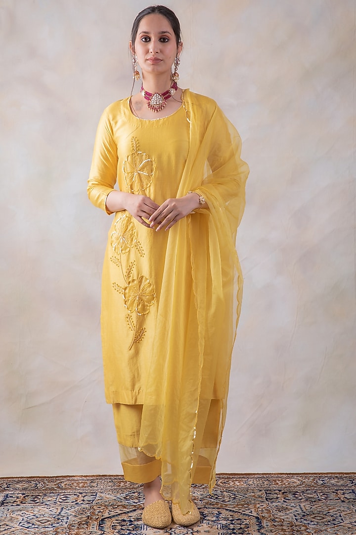 Sunshine Yellow Embroidered Kurta Set by Baidehi at Pernia's Pop Up Shop