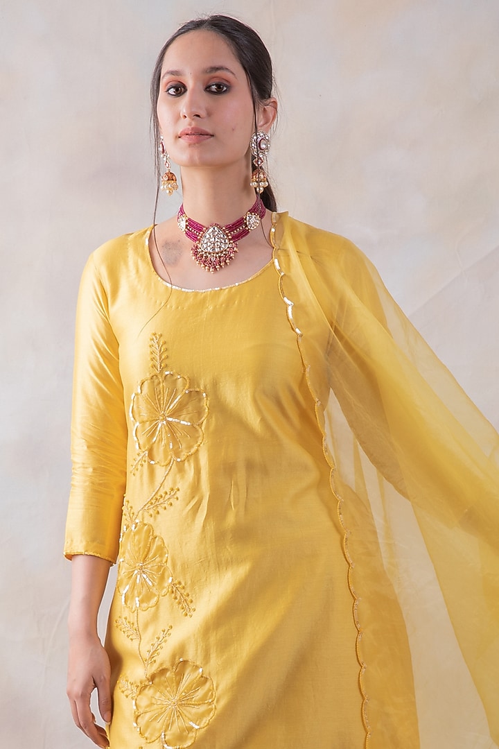 Sunshine Yellow Embroidered Kurta Set by Baidehi at Pernia's Pop Up Shop