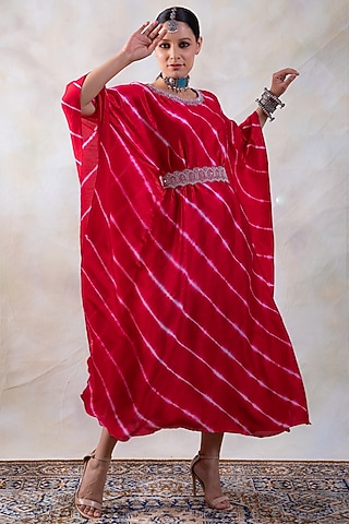 Red & White Leheriya Printed Kaftan by Baidehi
