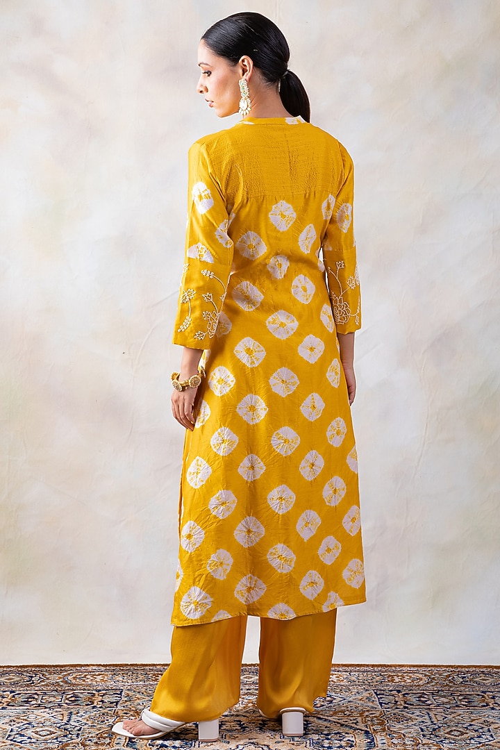 Yellow Chanderi Silk Pearl Embroidered Kurta With Dupatta by Baidehi at Pernia's Pop Up Shop