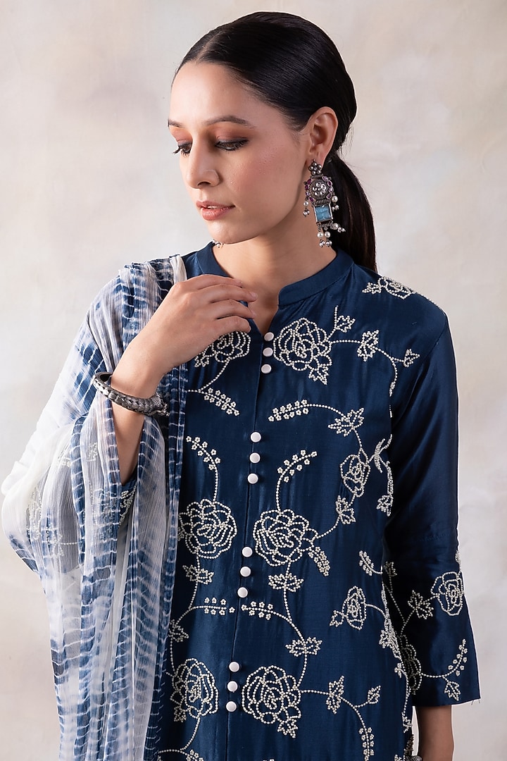 Royal Blue Chanderi Silk Hand Embroidered Kurta With Dupatta by Baidehi at Pernia's Pop Up Shop