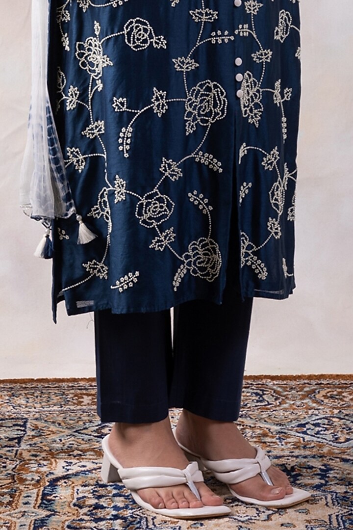 Royal Blue Chanderi Silk Hand Embroidered Kurta With Dupatta by Baidehi at Pernia's Pop Up Shop