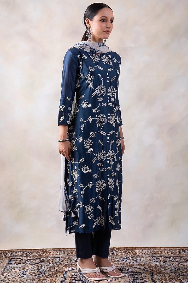 Royal Blue Chanderi Silk Hand Embroidered Kurta With Dupatta by Baidehi at Pernia's Pop Up Shop