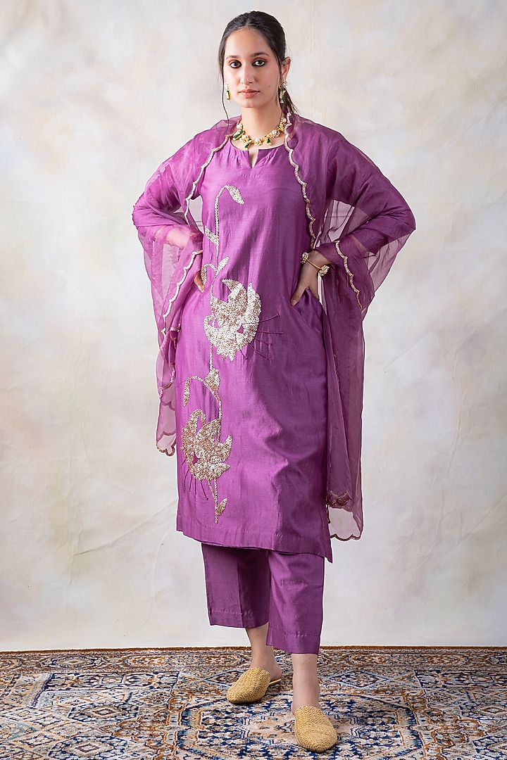 Purple Embroidered Kurta Set by Baidehi at Pernia's Pop Up Shop