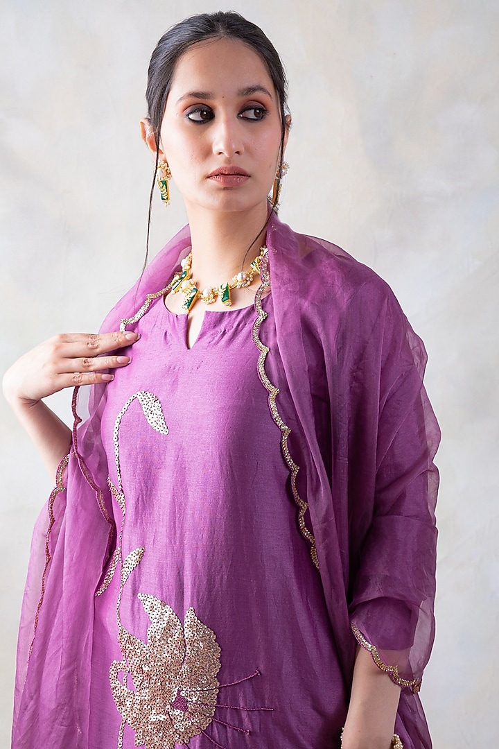 Purple Embroidered Kurta Set by Baidehi at Pernia's Pop Up Shop