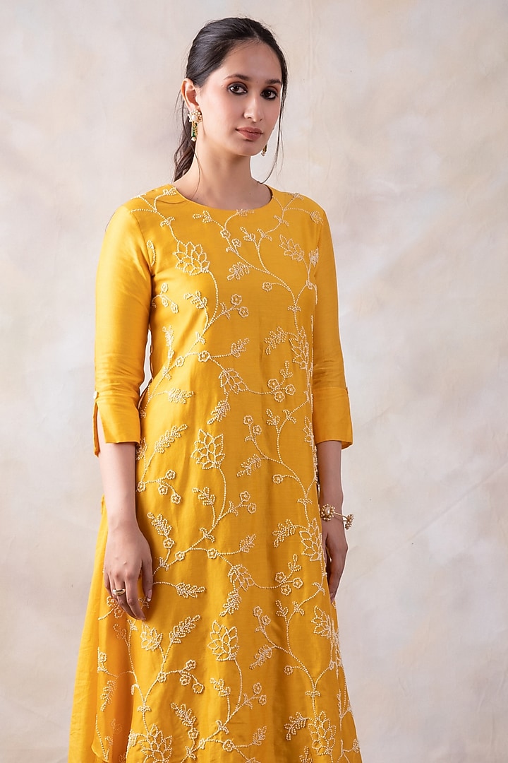 Yellow Embroidered Tunic by Baidehi at Pernia's Pop Up Shop