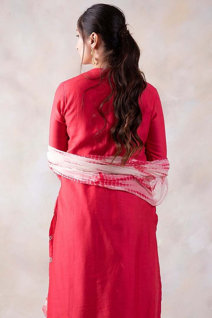 Pink Chanderi Silk Hand Embroidered Kurta With Dupatta by Baidehi at Pernia's Pop Up Shop