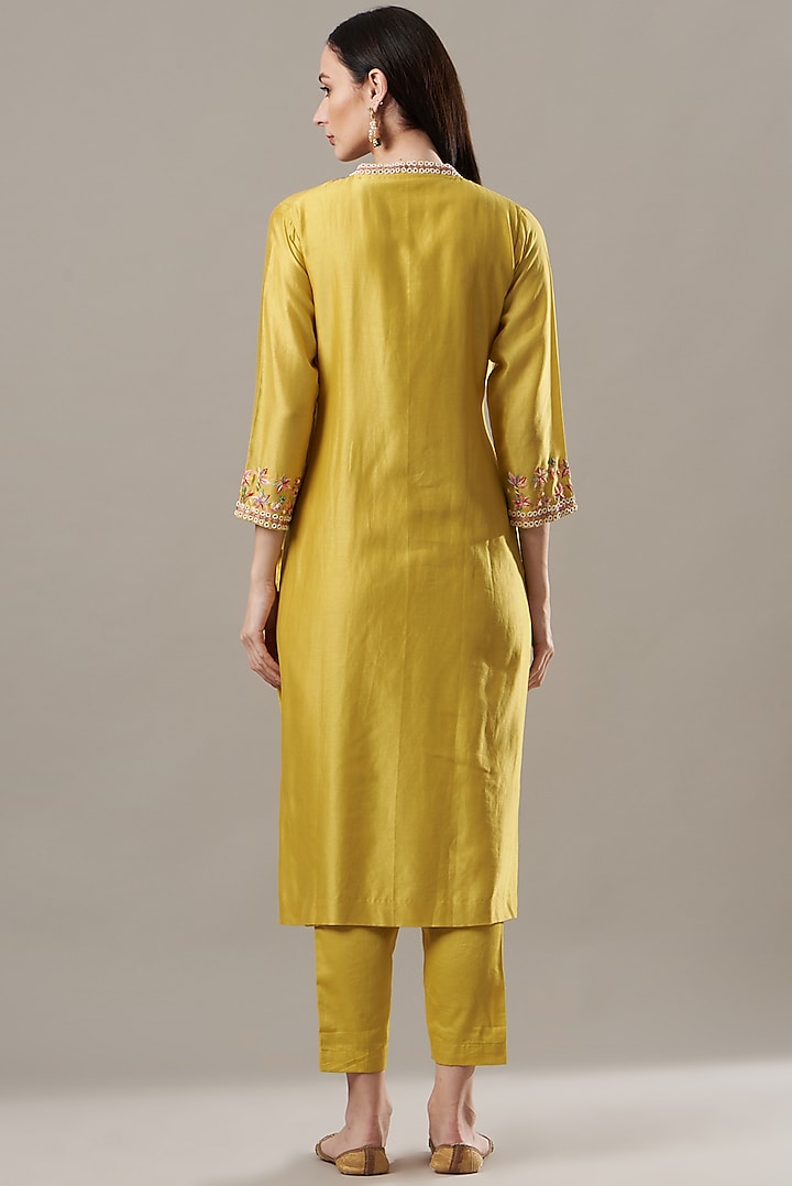 Yellow Chanderi Kurta Set by Baidehi at Pernia's Pop Up Shop