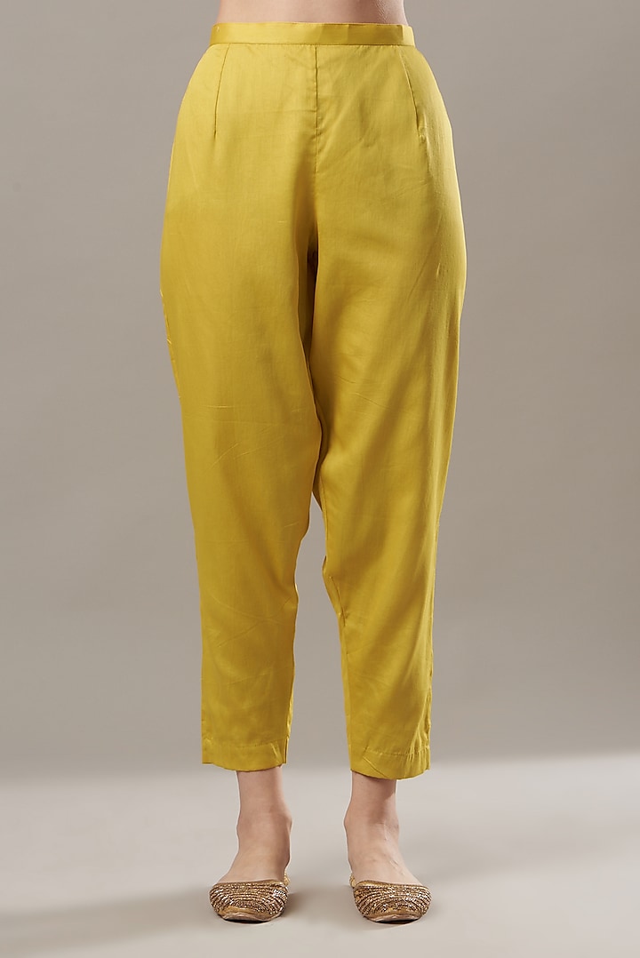 Yellow Chanderi Kurta Set by Baidehi at Pernia's Pop Up Shop