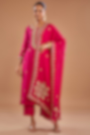 Fuchsia Bamberg Silk Gota Patti Embroidered Kurta Set by Baidehi at Pernia's Pop Up Shop
