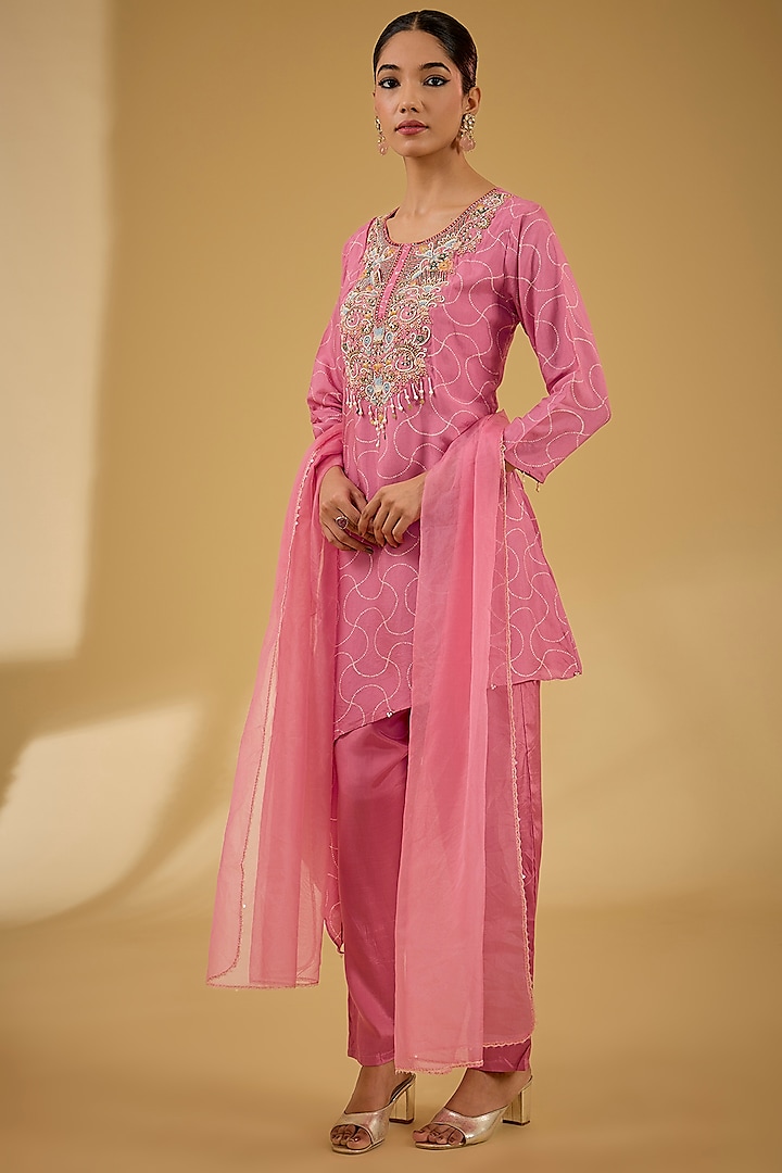 Pink Dupion Silk Printed & Thread Work Kurta Set by Baidehi at Pernia's Pop Up Shop