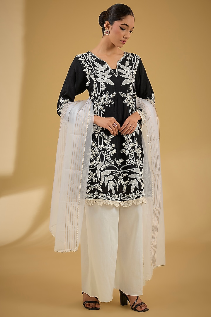 Black Raw Silk Sequins & Thread Hand Work Kurta Set by Baidehi at Pernia's Pop Up Shop