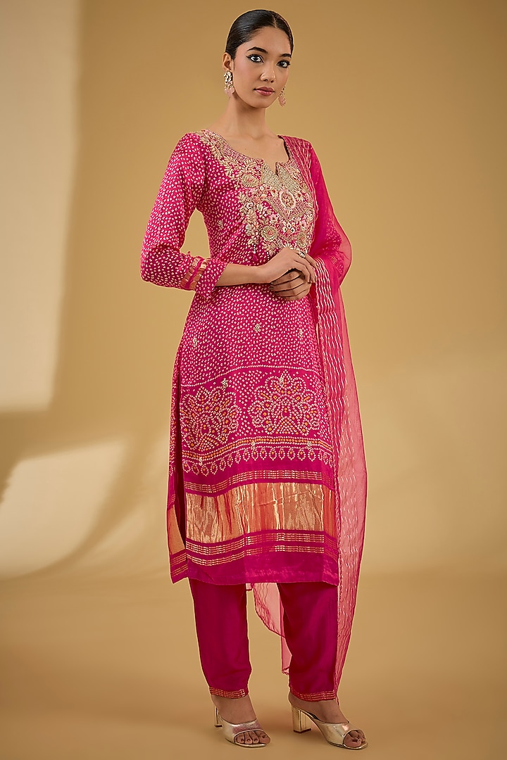 Fuchsia Gazzi Silk Bandhej Printed & Thread Work Kurta Set by Baidehi at Pernia's Pop Up Shop