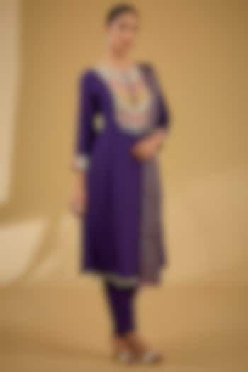 Purple Raw Silk Sequins & Thread Work Kurta Set by Baidehi at Pernia's Pop Up Shop