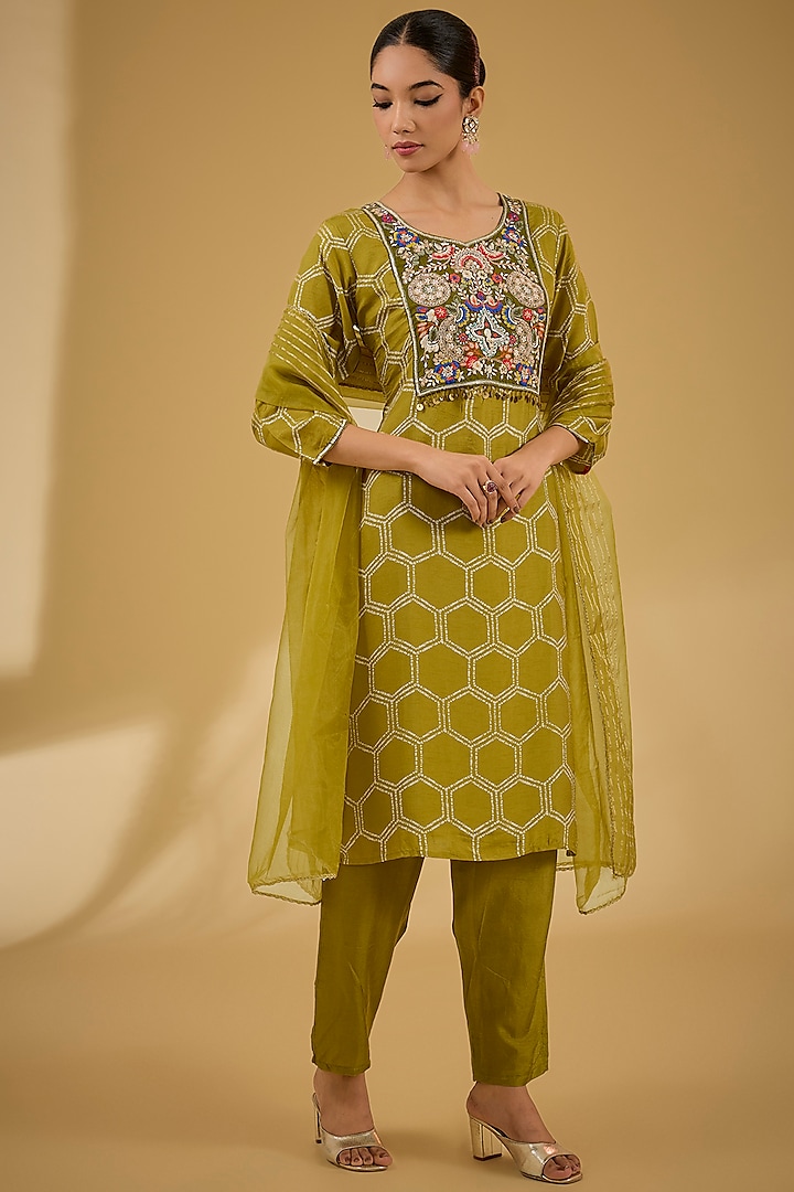 Mehendi Green Bamberg Silk Printed & Thread Embroidered Kurta Set by Baidehi at Pernia's Pop Up Shop