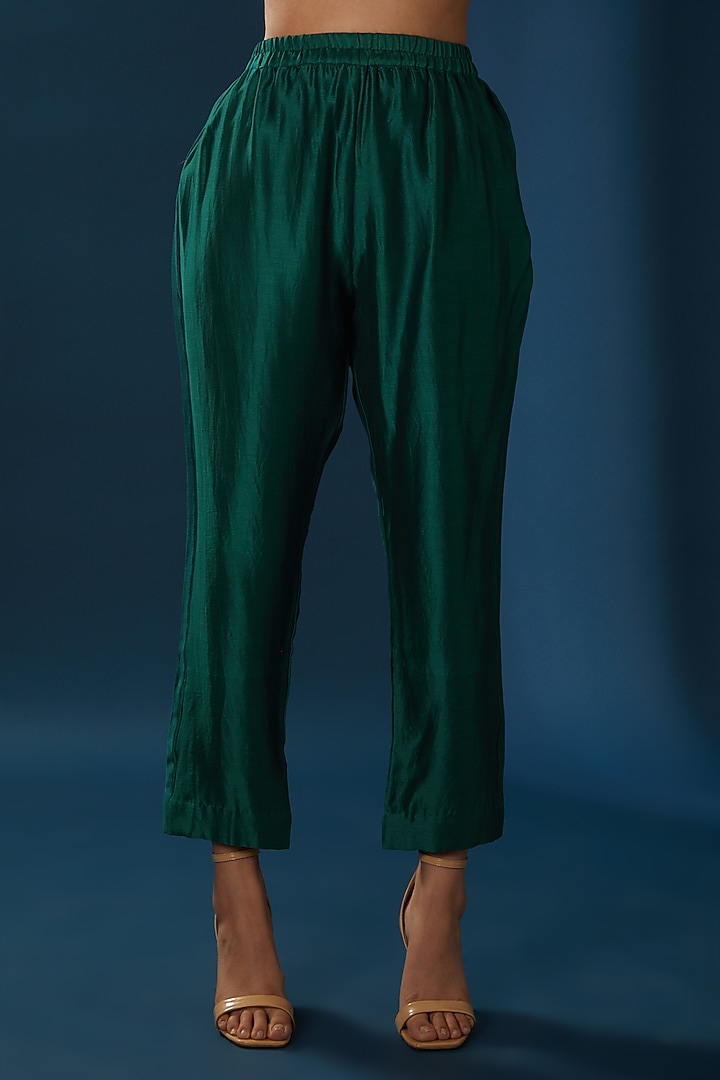 Bottle Green Hand Embroidered Kurta Set by Baidehi at Pernia's Pop Up Shop