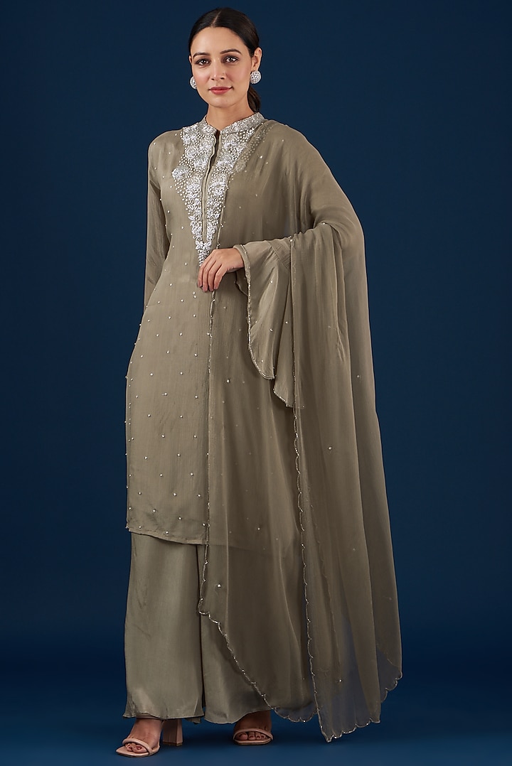 Grey Embroidered Kurta Set by Baidehi at Pernia's Pop Up Shop