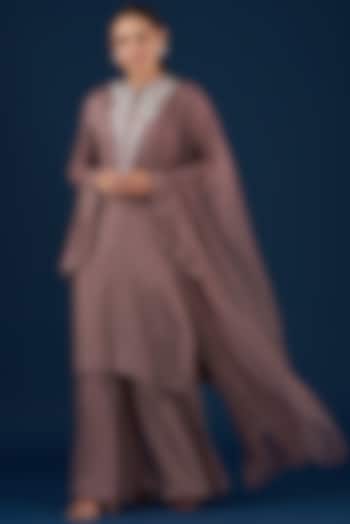 Onion Pink Embroidered Kurta Set by Baidehi at Pernia's Pop Up Shop